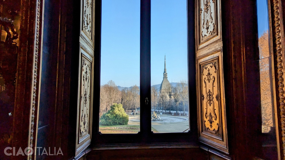 From the windows of the Royal Palace, you can see the Mole Antonelliana, the symbol of the city of Turin.