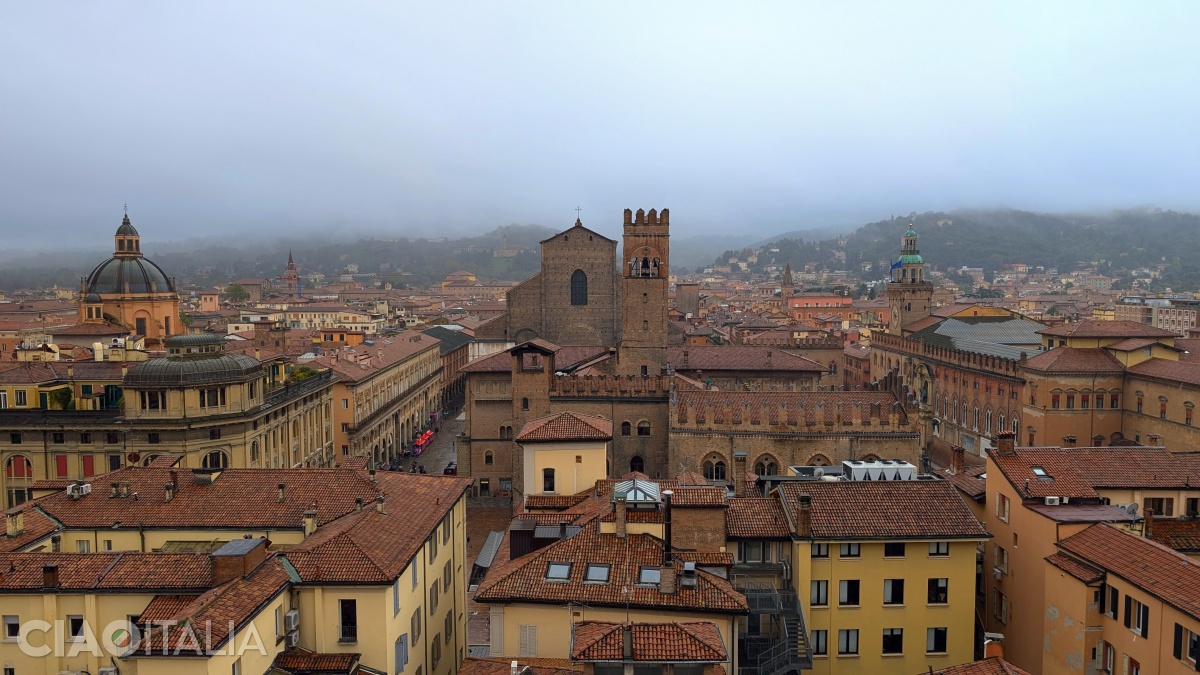 The view from the cathedral tower towards Piazza Maggiore (unfortunately, this time Bologna greeted us with rain).