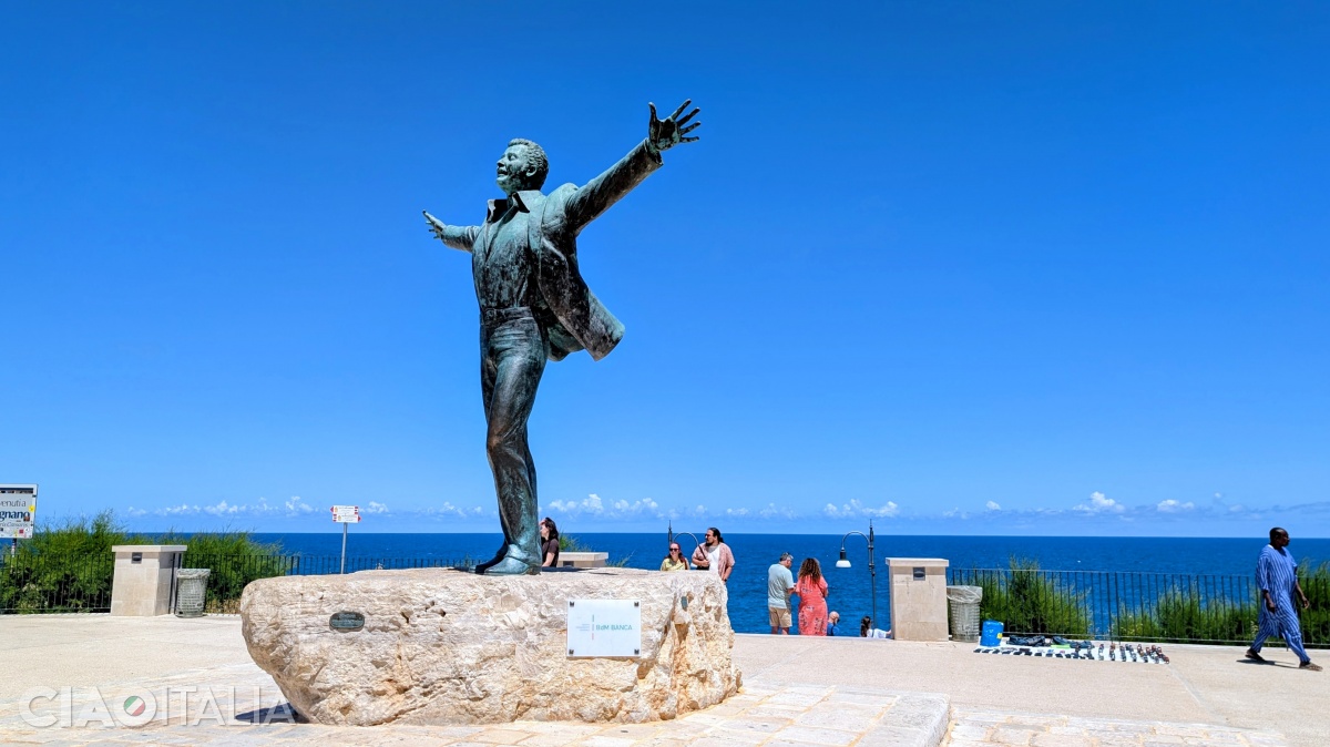 The statue of Domenico Modugno in Polignano a Mare was created in 2009.
