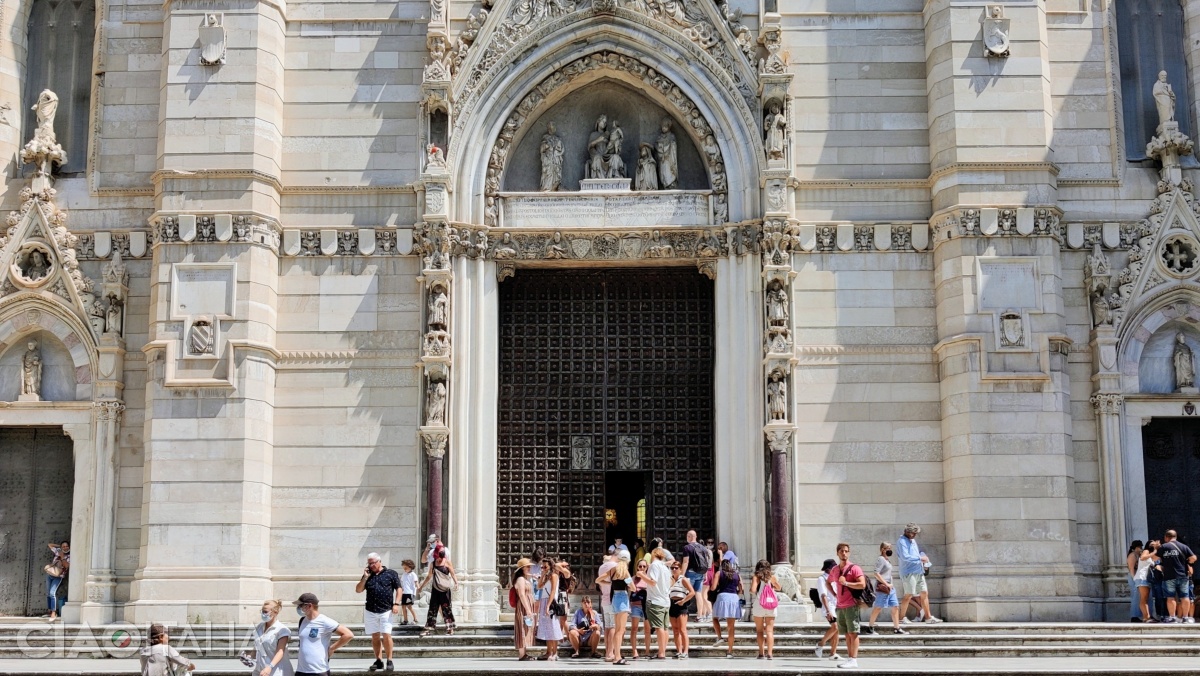 The sculpture in the lunette of the main portal dates back to the 14th century.
