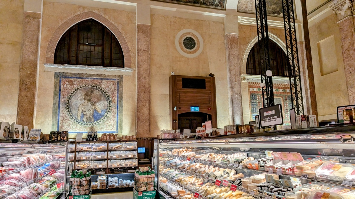 The building was restored in 2016.