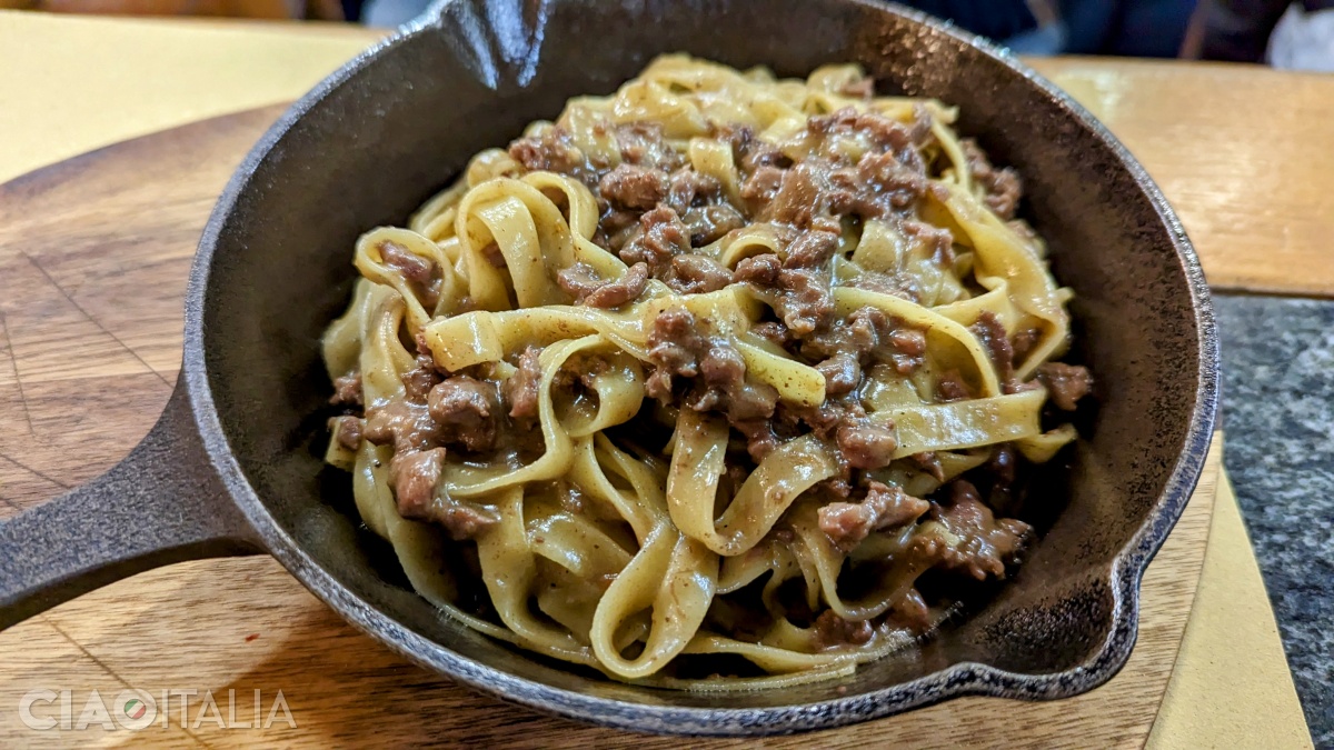 Pasta with venison sauce