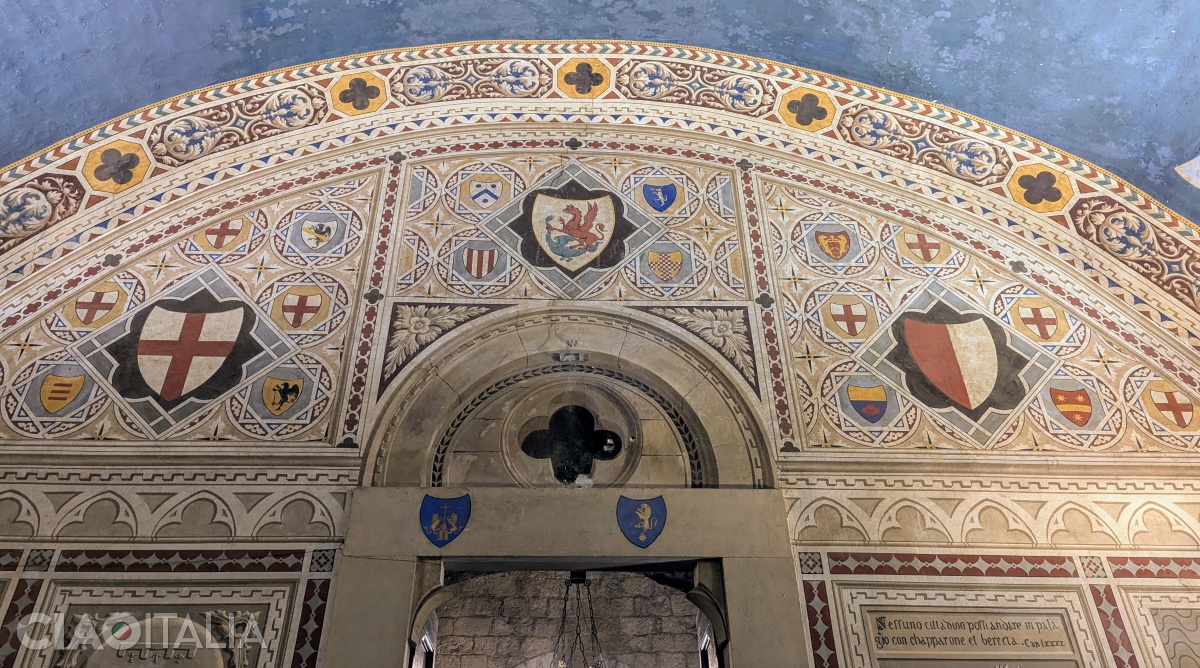 The Sala della Giunta was used for smaller meetings or less important events. On the wall facing the Council Hall are the sinopias (preparatory drawings) of Orcagna's fresco.