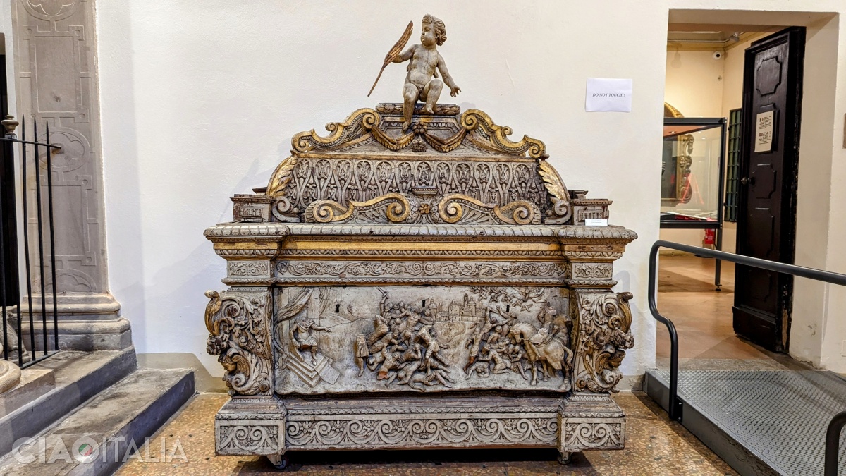 The urn of the 40 martyrs (16th century)