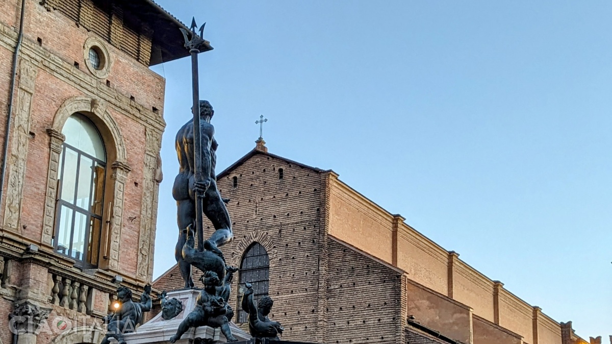The statue of Neptune, seen from the "indecent" angle.