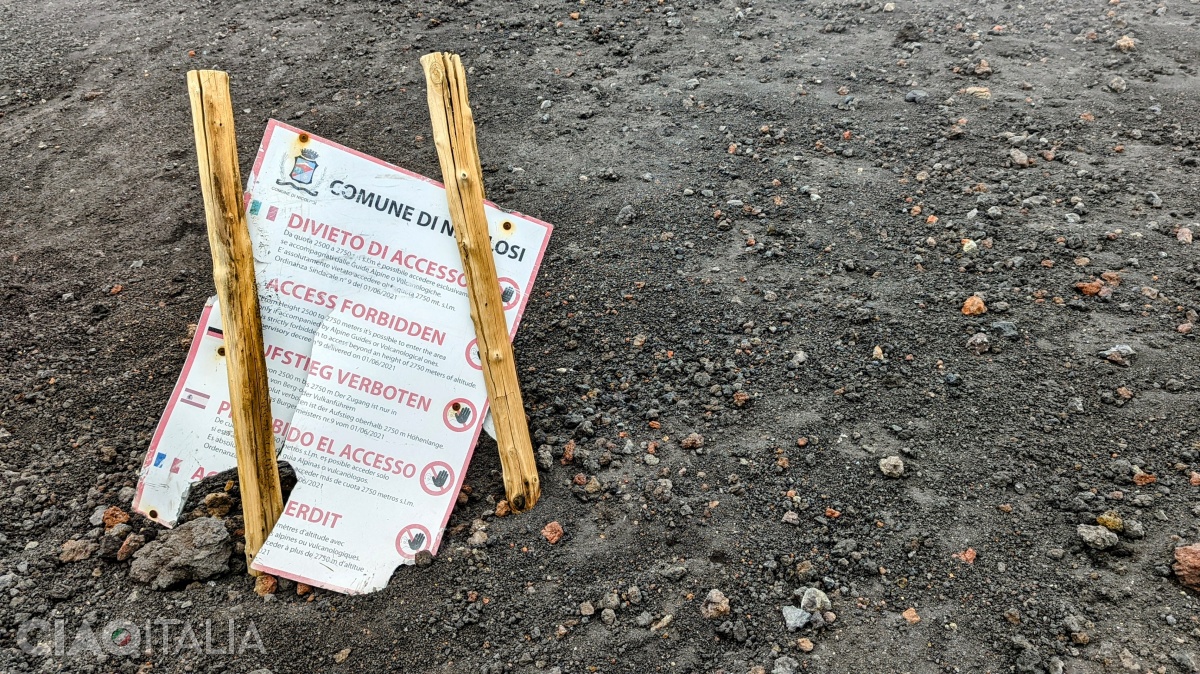 The altitude limits you can reach on your own or accompanied by a guide are established by local ordinances.