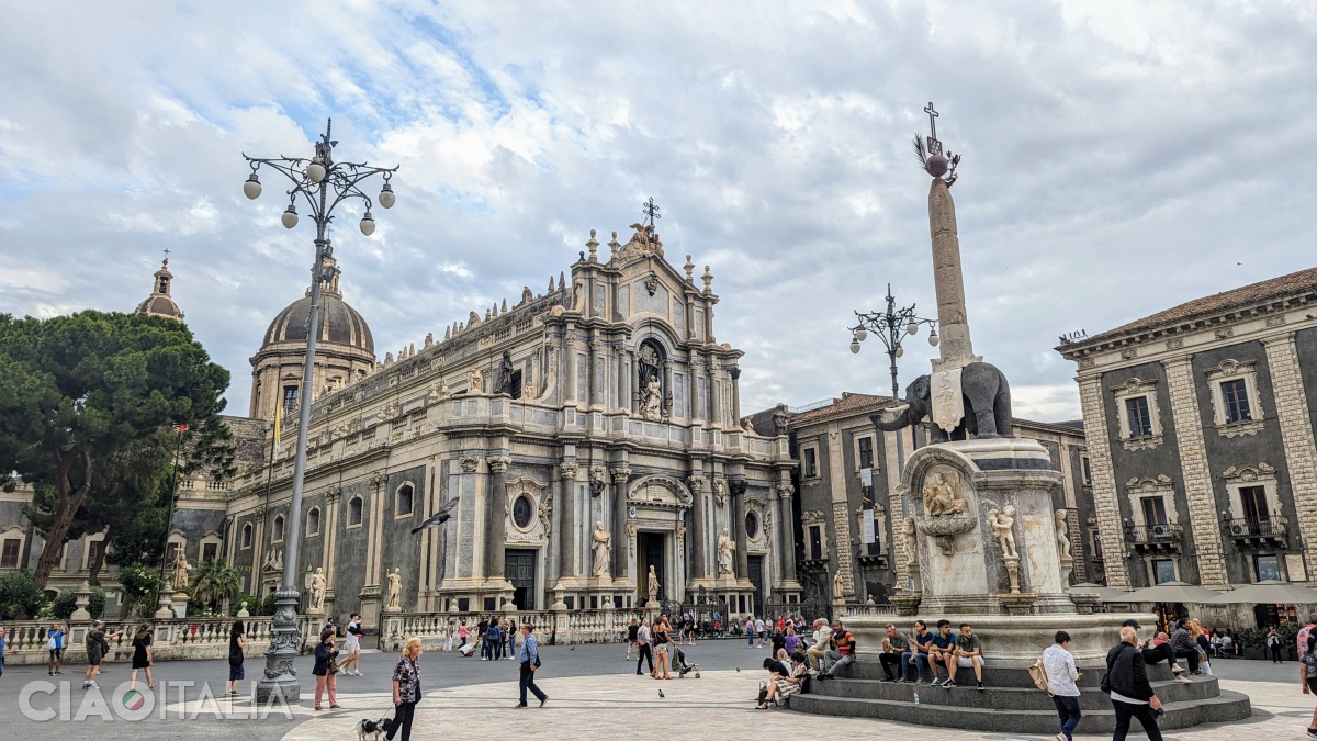 The Cathedral of Saint Agatha is located directly opposite the Fontana dell'Elefante.