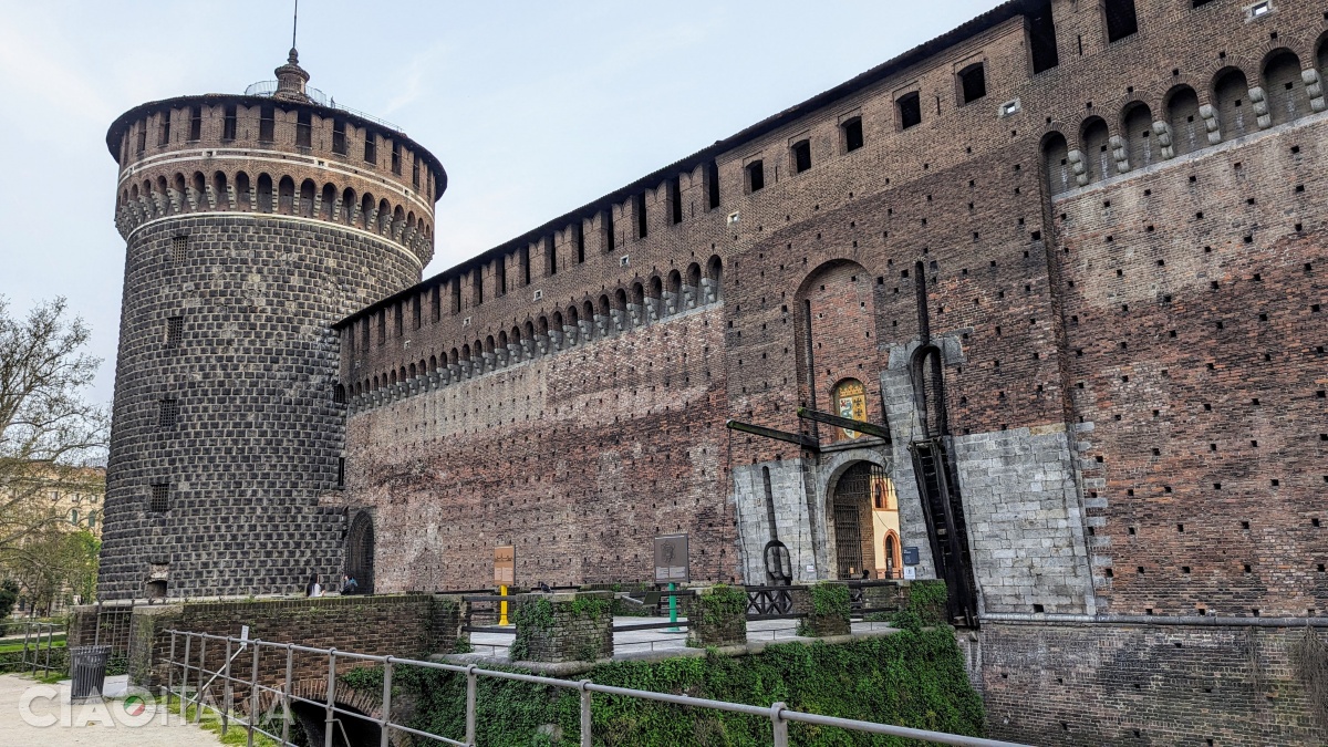 Porta del Carmine and Torrione del Carmine, viewed from outside of Sforza Castle