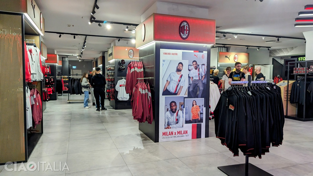 The tour ends in the San Siro Store.