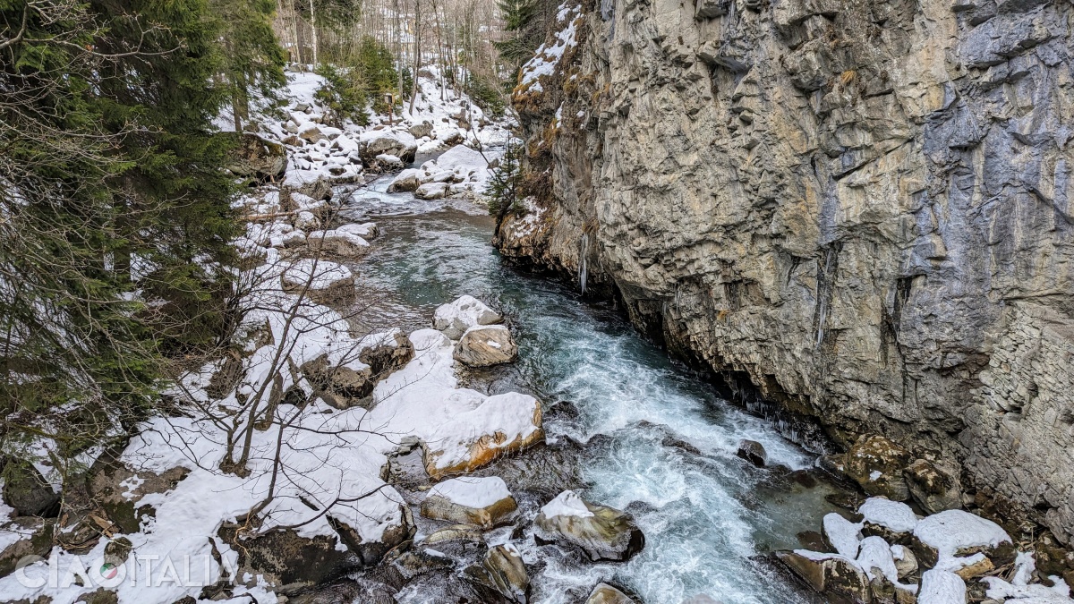 The Dora di Verney River crosses Pr&eacute;-Saint-Didier.