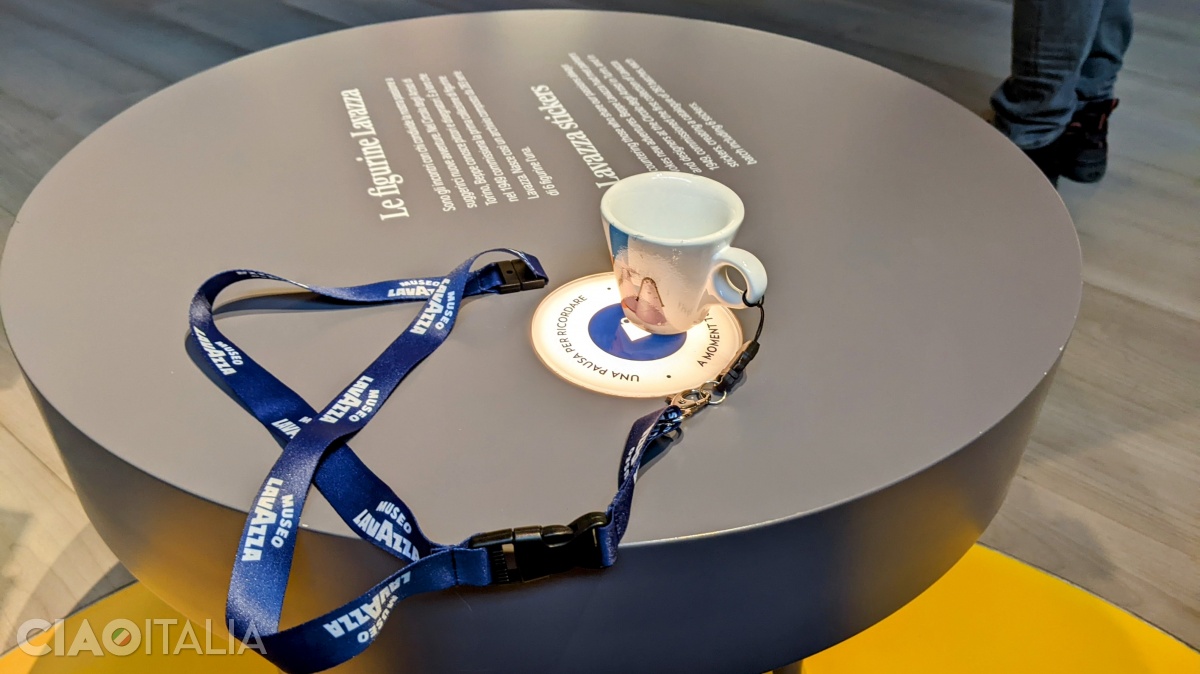 Activate the interactive areas using the Lavazza cup.