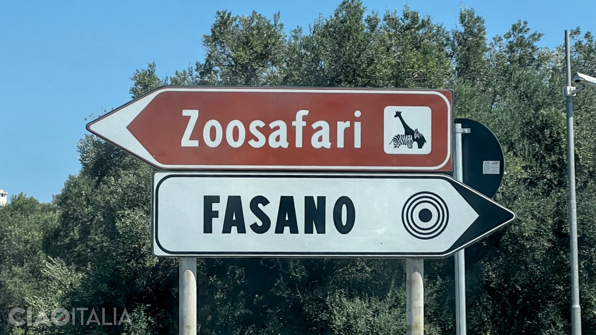 From the town of Fasano, it is about 2 km to Zoosafari Fasanolandia Park.