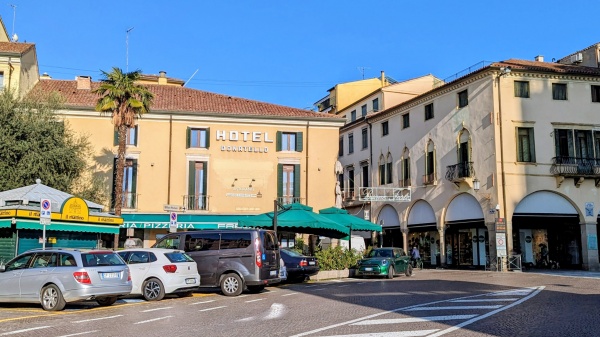 Where to Stay in Padua?