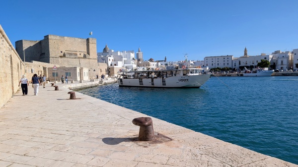 How to Get from Bari to Monopoli?