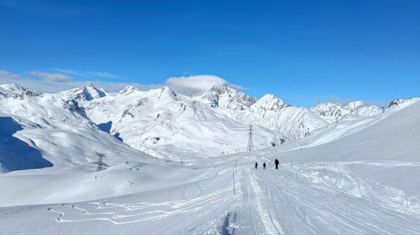 La Thuile: Skiing in Aosta Valley