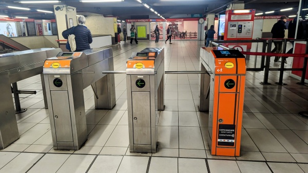 How to Use the Milan Metro (Map, Opening Hours, Ticket Prices)