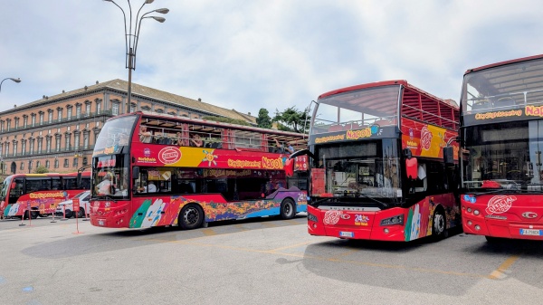 Hop On Hop Off Tour in Naples