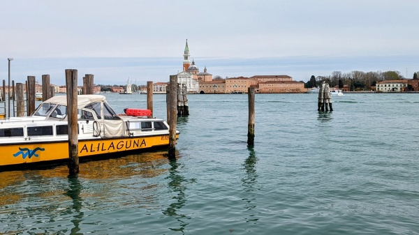 How to Get from Marco Polo Airport to Venice?