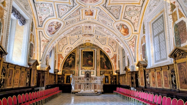 Sant'Anna dei Lombardi Complex in Naples