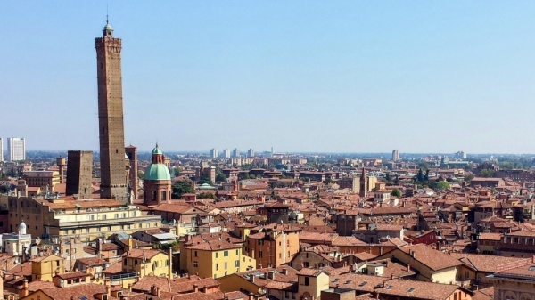 Guided Walking Tour in Bologna