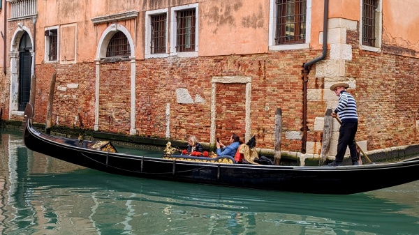 Gondola Ride in Venice (2026 Info, Price and Tours)